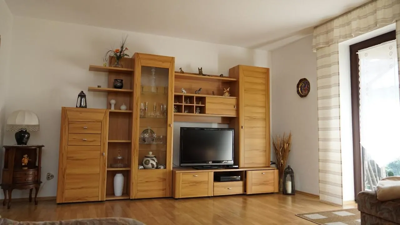 Apartment Grosszuegige Wohnung Mit Terrasse Und Gartenzugang - Das Komplette Erdgeschoss Bindlach