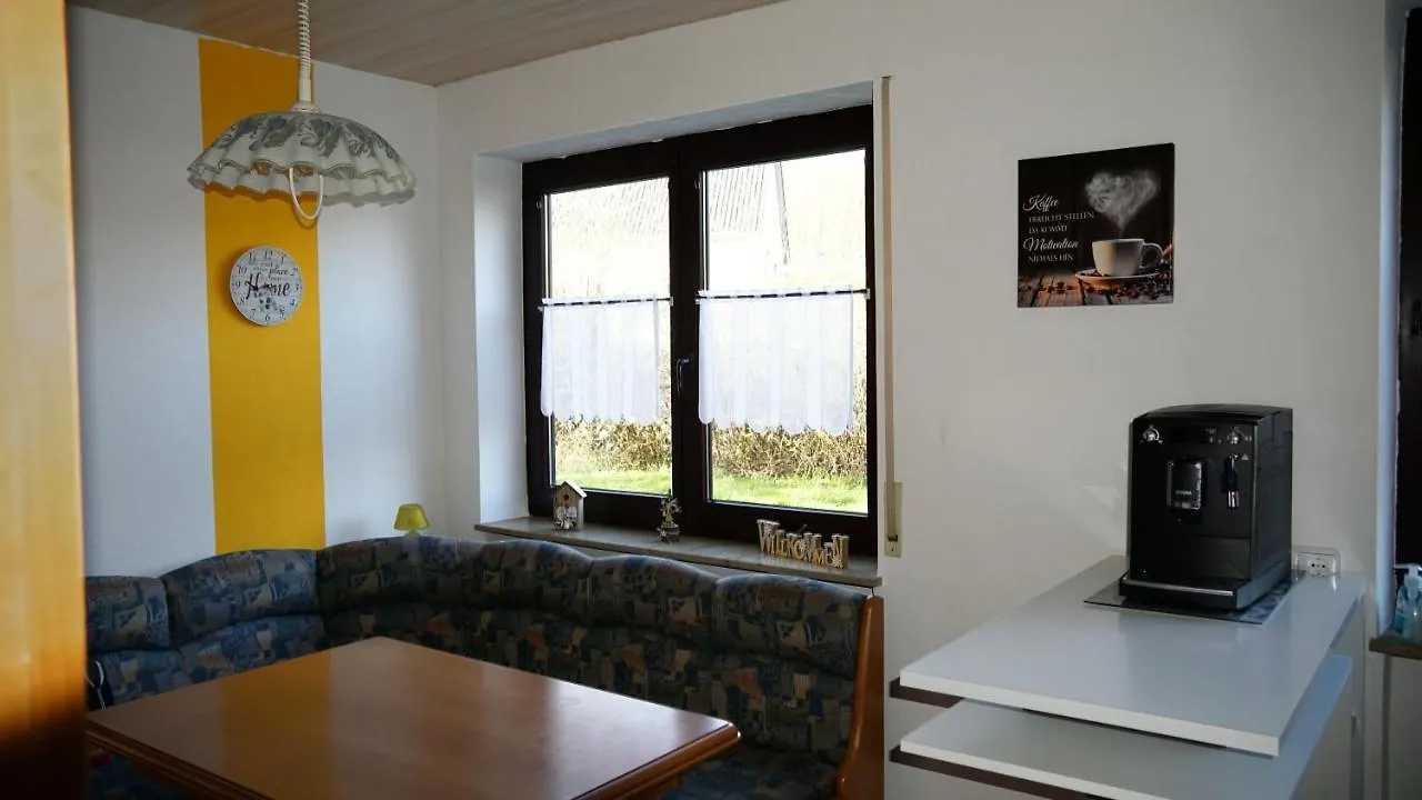 Grosszuegige Wohnung Mit Terrasse Und Gartenzugang - Das Komplette Erdgeschoss Bindlach