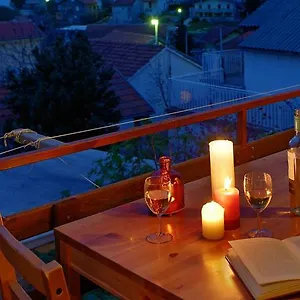 apartments-mira-gornji-karin.hotelinzadar.com/