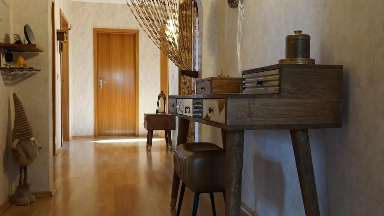 Grosszuegige Wohnung Mit Terrasse Und Gartenzugang - Das Komplette Erdgeschoss contacts