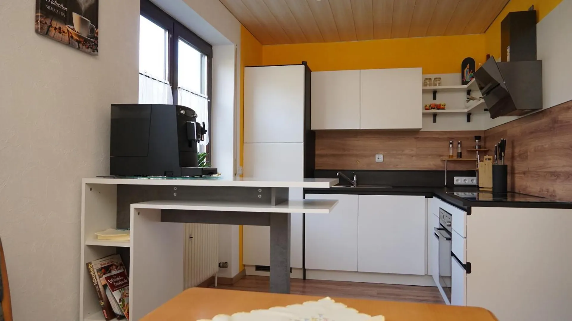 Grosszuegige Wohnung Mit Terrasse Und Gartenzugang - Das Komplette Erdgeschoss Bindlach 0*,  Germany